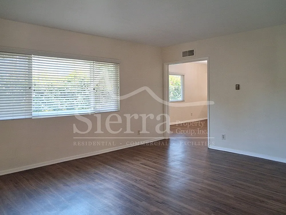 Building Photo - 42 Broadmoor Plz #5