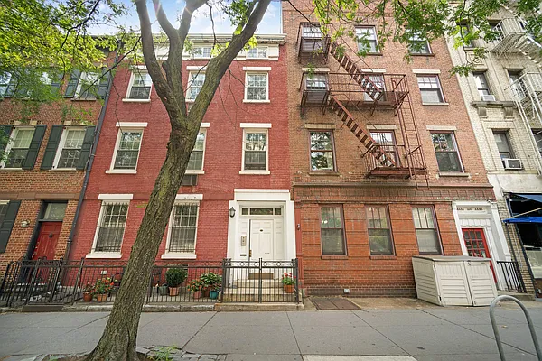 Sold by Compass | media 24