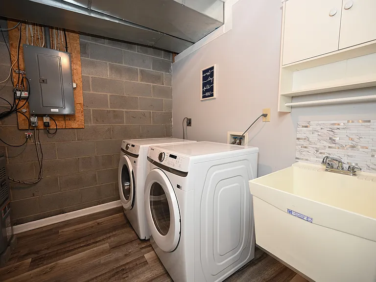 655 Almas Ct — Photo 30