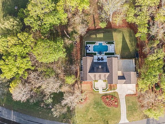 3rd image of 4912 Old Ivy Ln