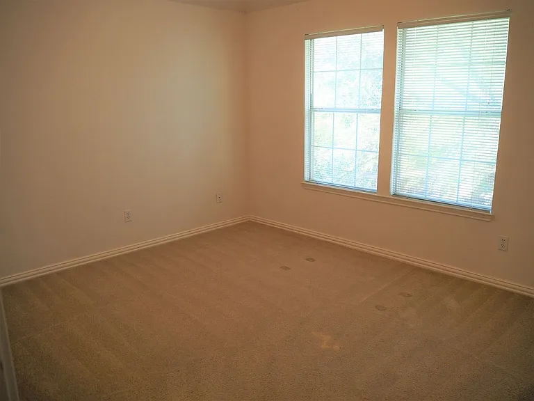 2105 Friar Ct — Photo 21