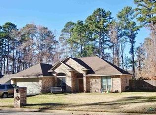 915 Pinecove St, Jacksonville, TX 75766