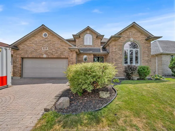 619 Wright Ln, Windsor, ON N8L 1A2