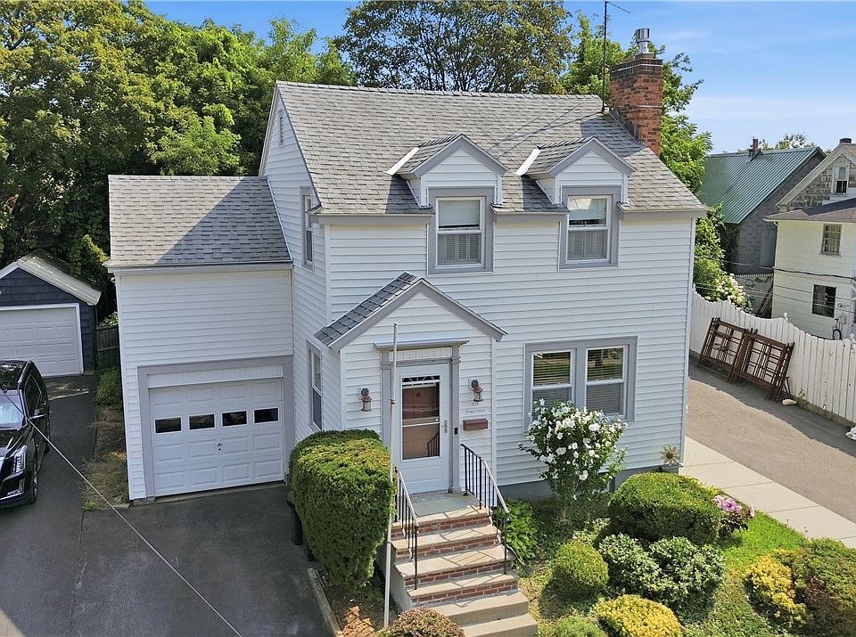 1st image of 104 Prospect St