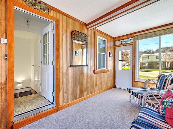 4th image of 419 George Waterman Rd