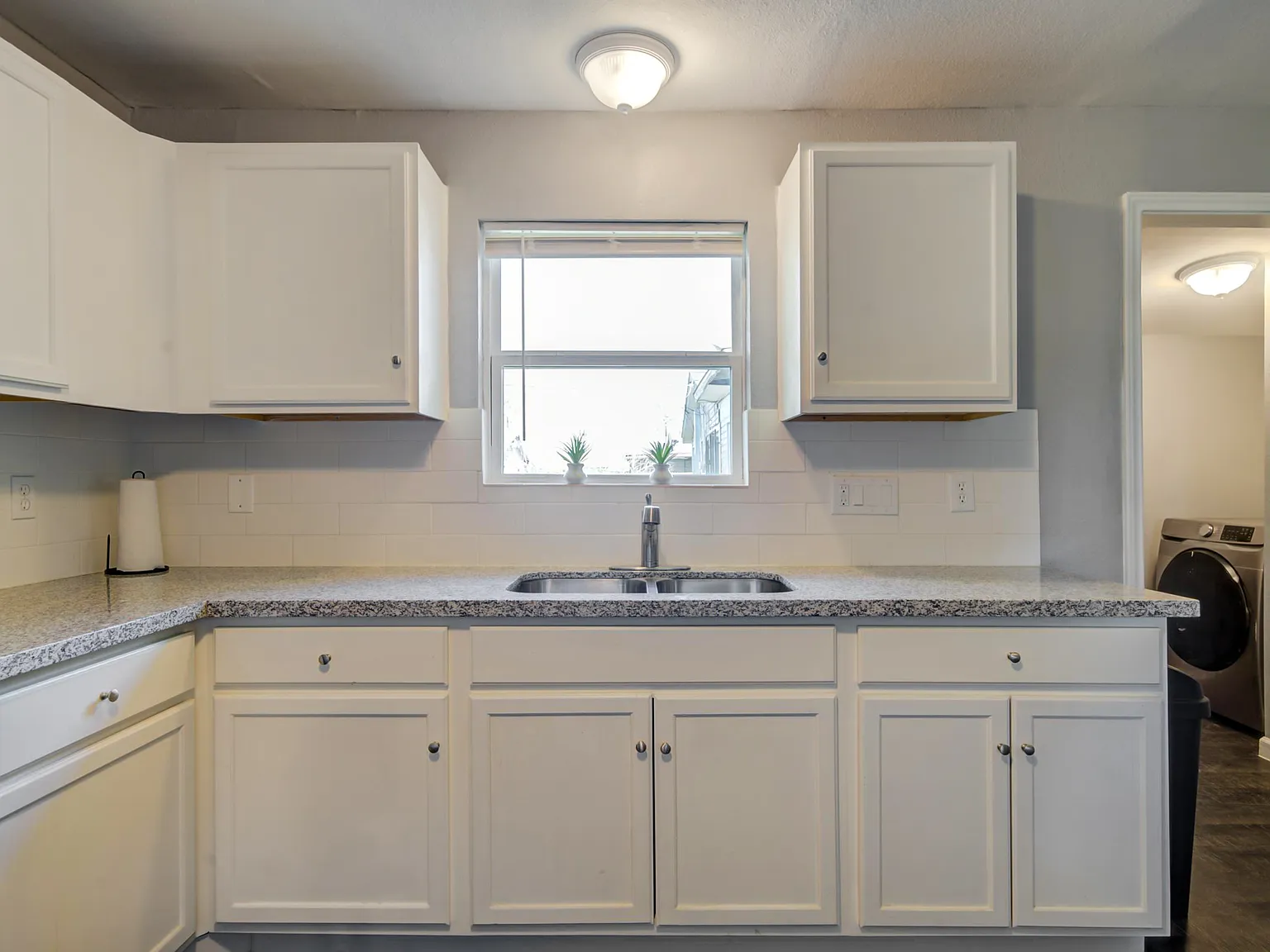 4 bed, 4.0 bath, 1904 sqft, $711 — Photo 3