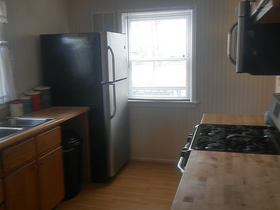 5th image of 2321 E 69th St