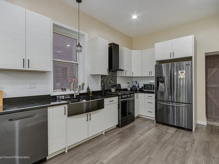 522 N Armour St #1 — Photo 12