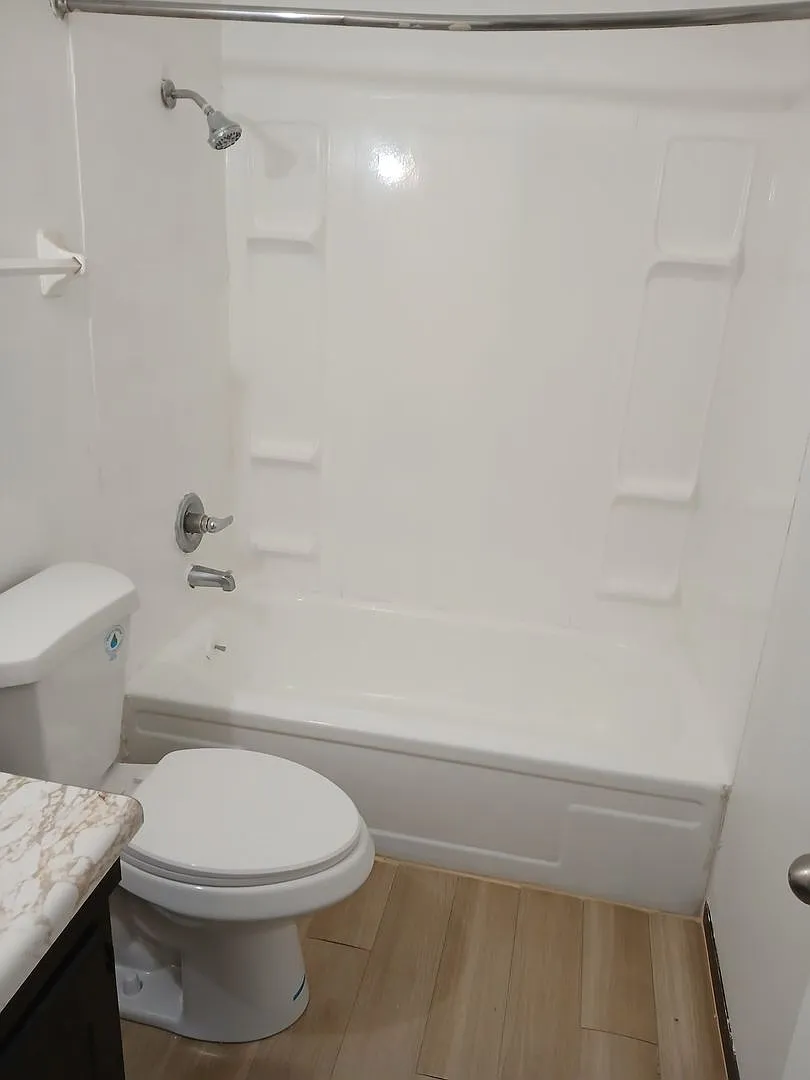 King Road Apartments — Photo 4