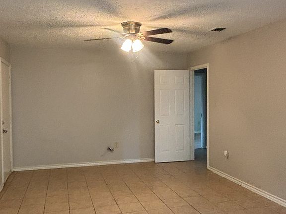 3rd image of 3015 Gould Ln #1