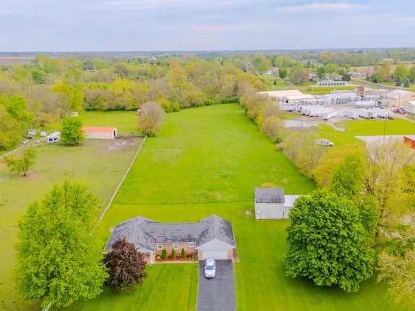 1112 W Walnut St, Summitville, IN 46070