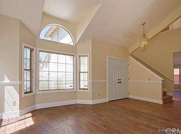4th image of 40042 Zamura Ct