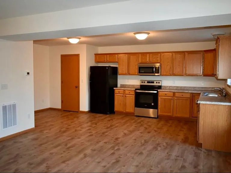 1510 Greyrock Ln — Photo 8