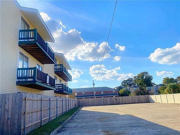2nd image of 2300 Pasadena Ave #101