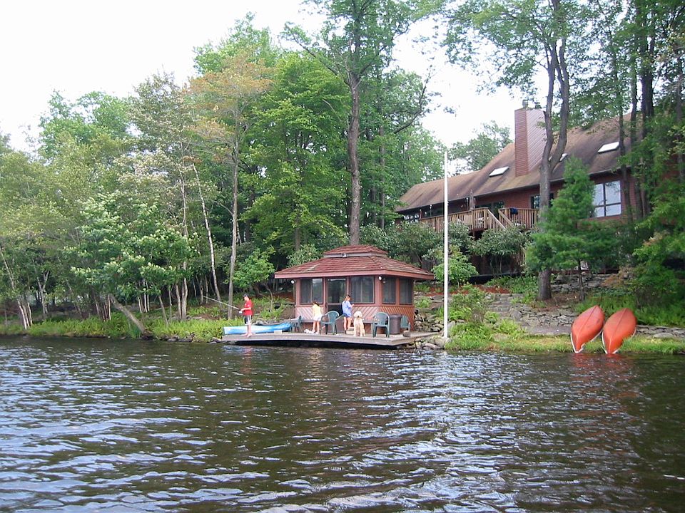 2nd image of 2165 Winona Dr