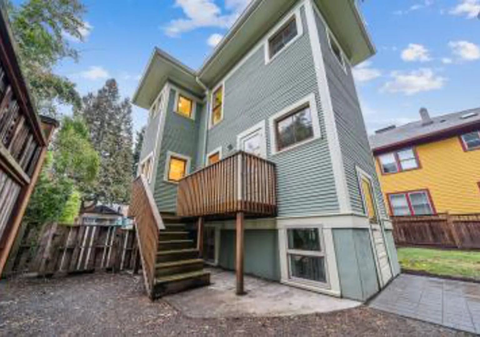 Beautiful Belmont/Hawthorne duplex — Photo 4