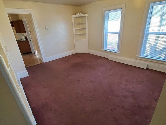 2nd image of 3904 Archwood Ave #2