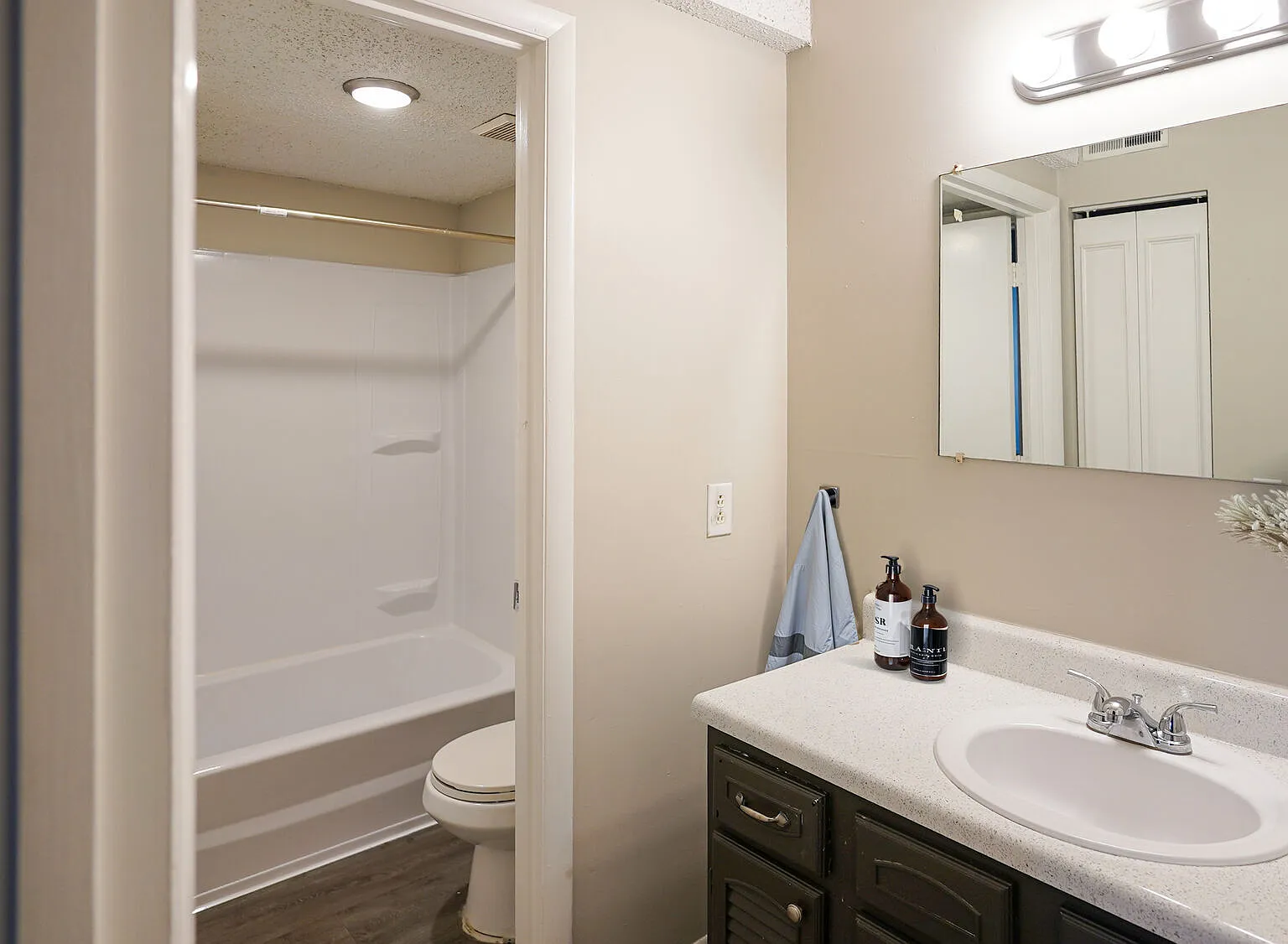 Sycamore Villas — Photo 4