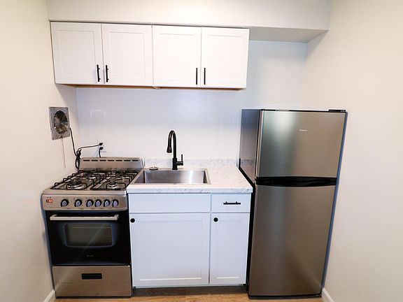 2nd image of 1818 Sutton Ave APT 5