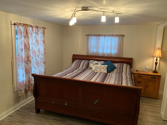 3rd image of 3000 Joanne St