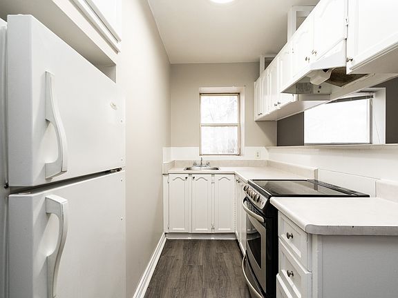 2nd image of 81 Isabella St #1031292