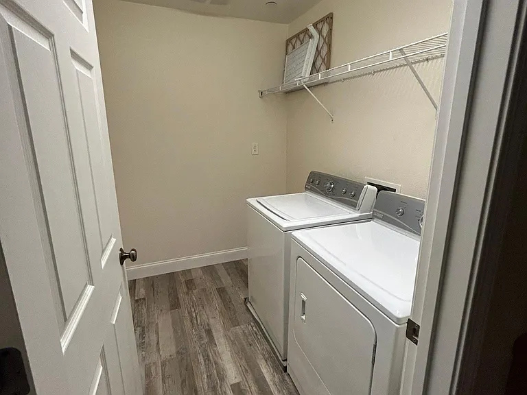 742 Stonehaven Loop — Photo 9