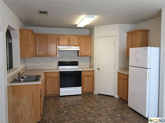 5th image of 4304 Paintbrush Dr