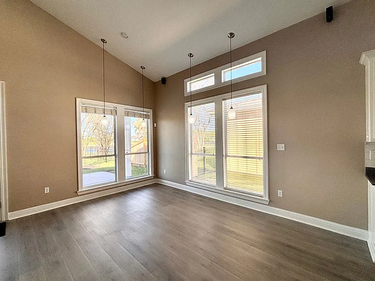 6181 Royal Palms Dr — Photo 4