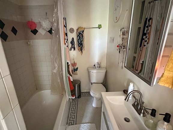 5th image of 2355 Ohio Ave APT 4