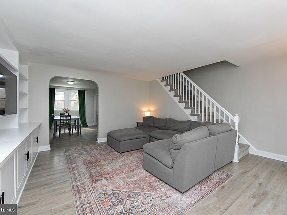 5th image of 3840 Berkley Ave