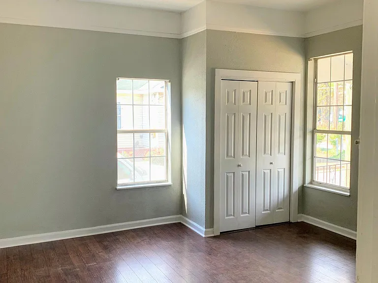 2400 Union Ave — Photo 6