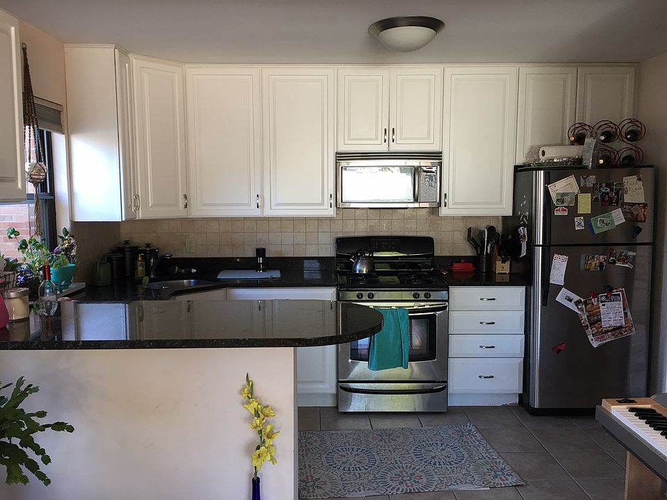 1st image of 28 Burkwood Dr