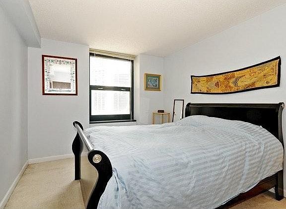 5th image of 3660 N Lake Shore Dr APT 913