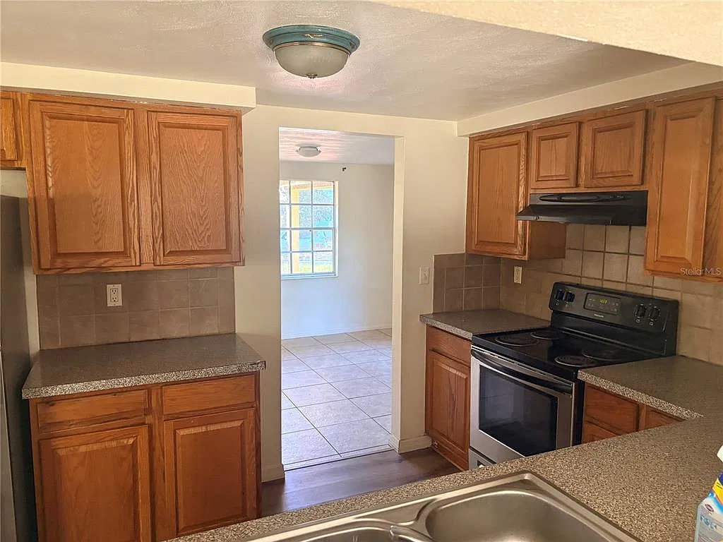 3 bed, 2.0 bath, 1368 sqft, $1,475 — Photo 3