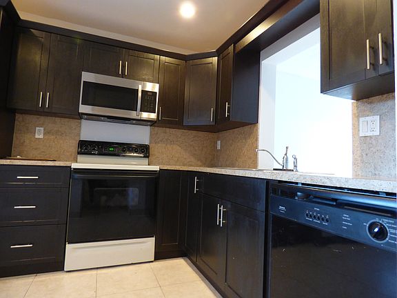 5th image of 10171 NW 33rd St