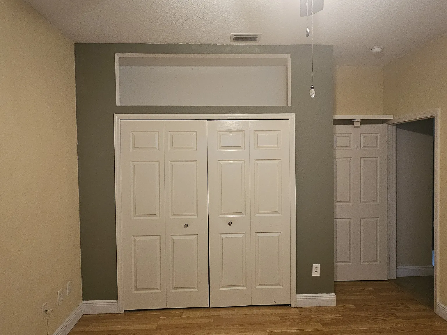 1052 SW Canary Ter — Photo 3