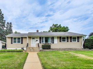 252 S Plum Grove Rd, Palatine, IL 60067