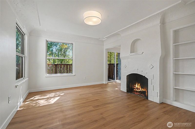 4th image of 10106 16th Avenue S