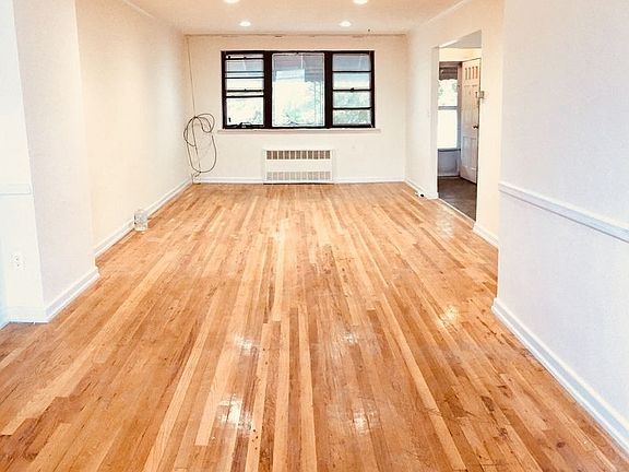 2nd image of 2117 Brown St #2