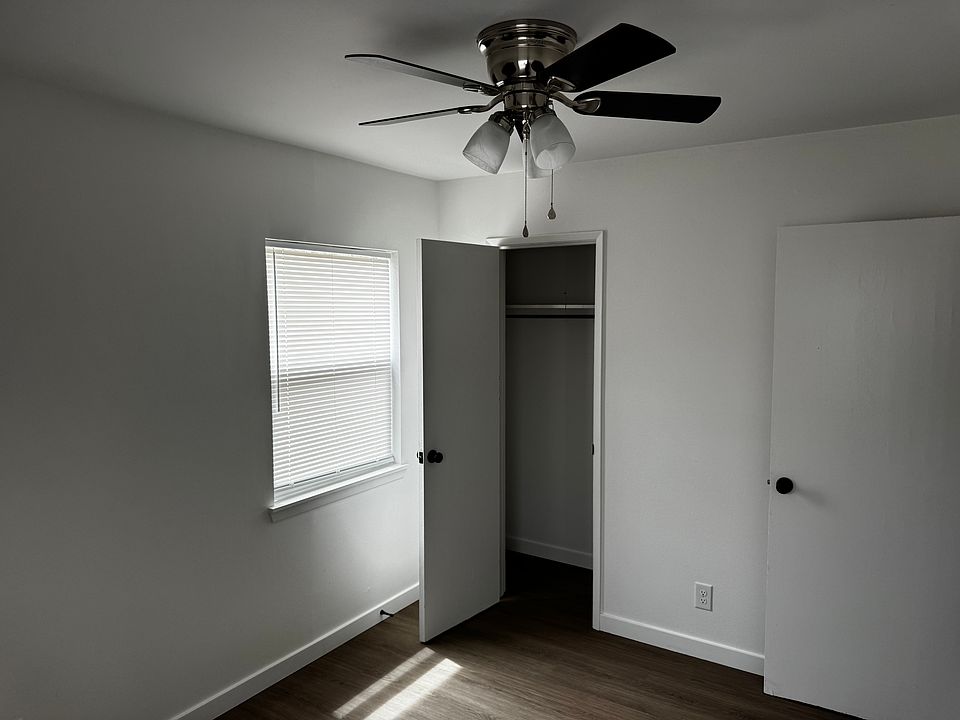 1st image of 2902 Westhaven Dr #B