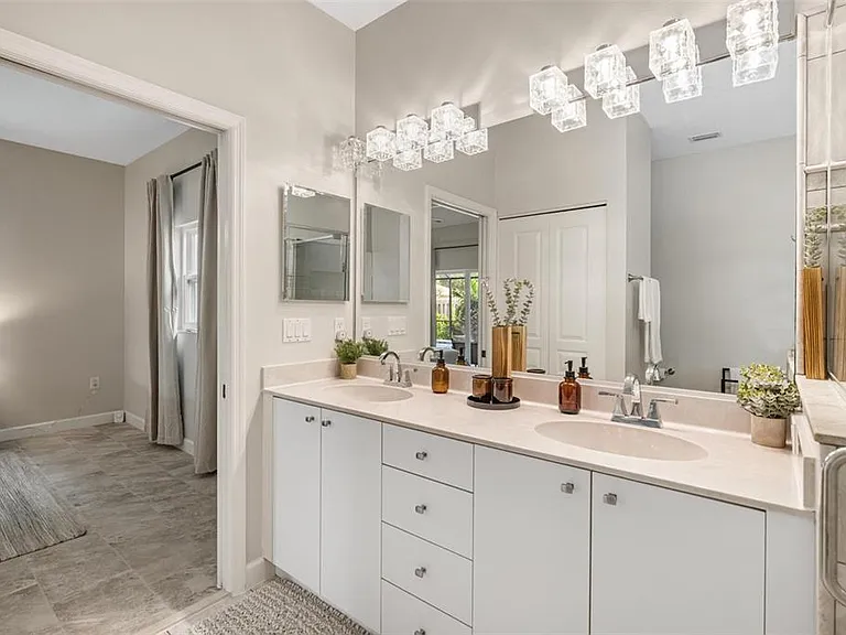 4360 Iola Dr — Photo 28