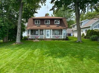 N6052 Webers Point Ct, Shawano, WI 54166
