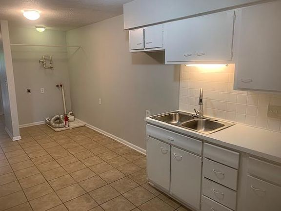5th image of 1748 Bristol Ave
