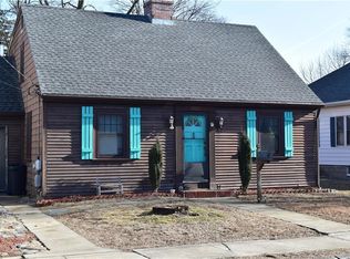 221 Beckwith St, Cranston, RI 02910