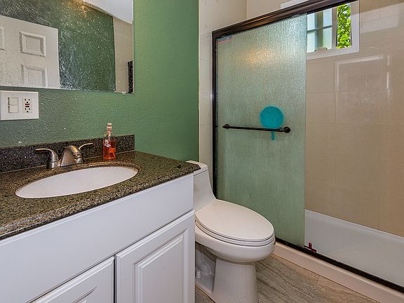 5th image of 8141 Noble Ave