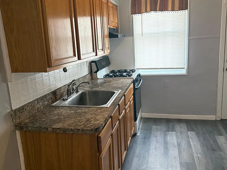 5753 N Beechwood St — Photo 39