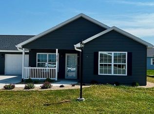 213 Marietta Ln, Manchester, IA 52057