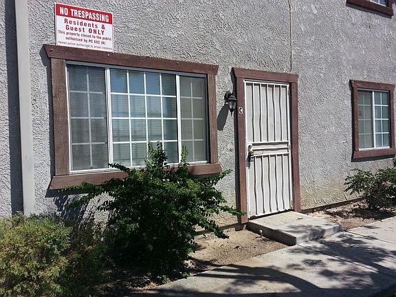 3rd image of 1075 W Devonshire Ave APT C