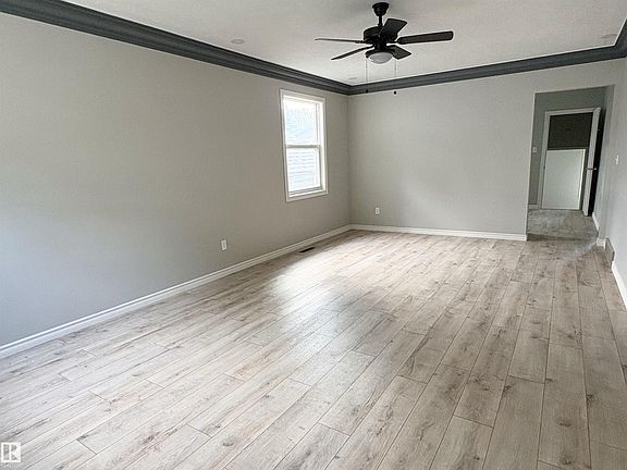 3rd image of 12764 118th St NW