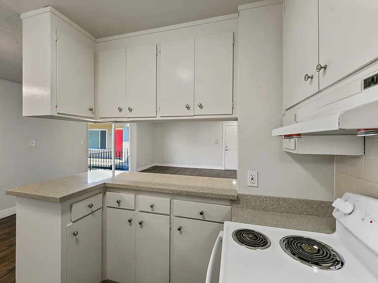 Marina Haven Apartments — Photo 19